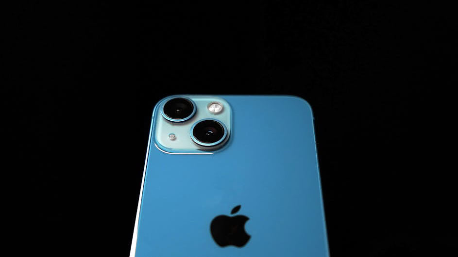 How Long Do iPhones Last? The 4 to 7 Year Guide