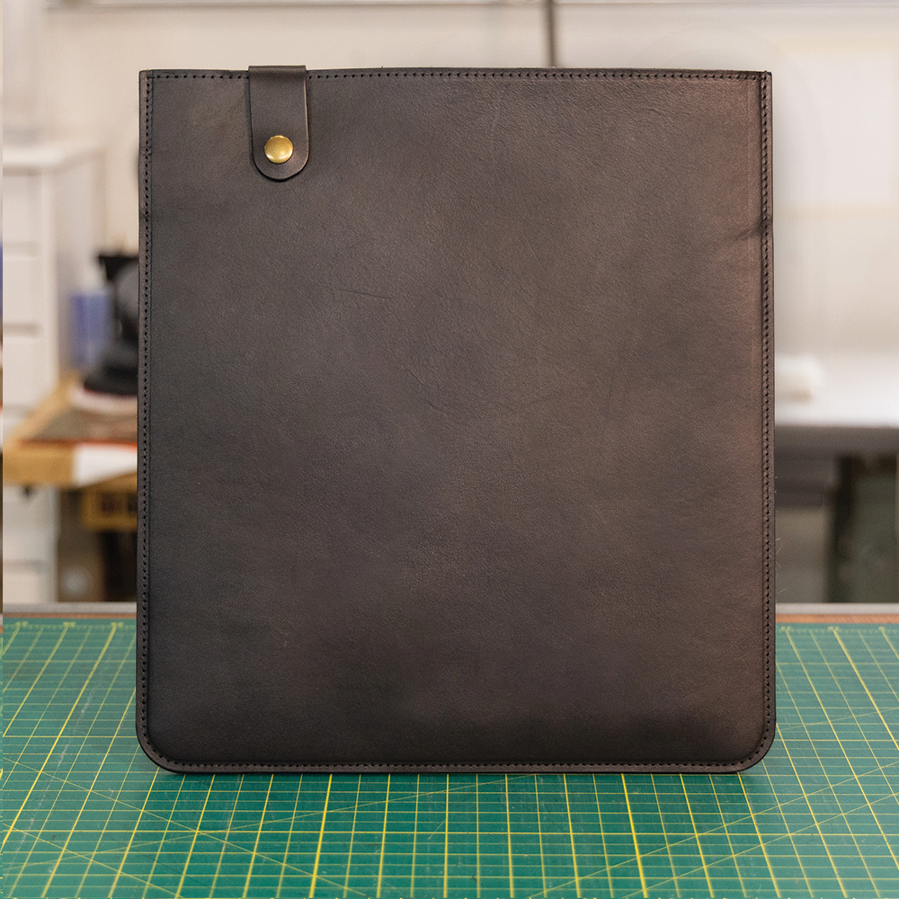 Magic Keyboard iPad Leather Sleeve - Black - Standing