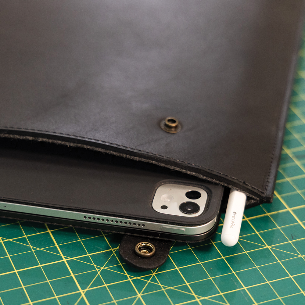 Magic Keyboard iPad Leather Sleeve -