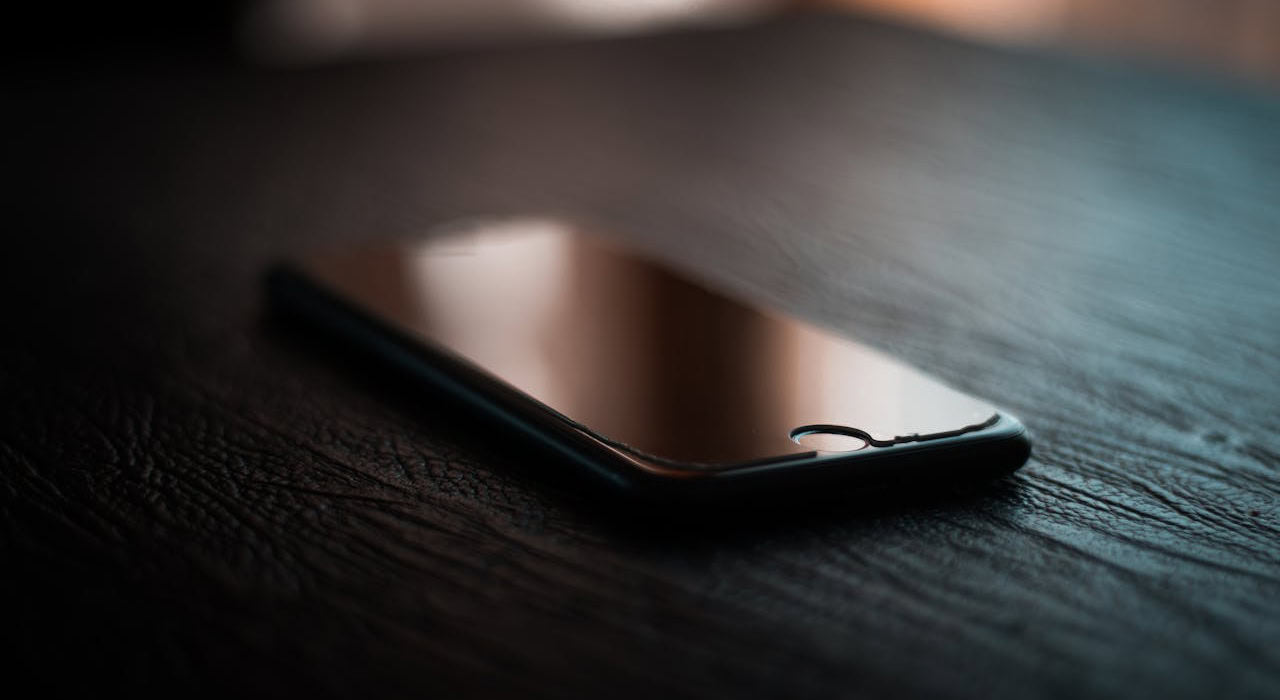 Tempered Glass vs. Plastic Screen Protectors: Compared