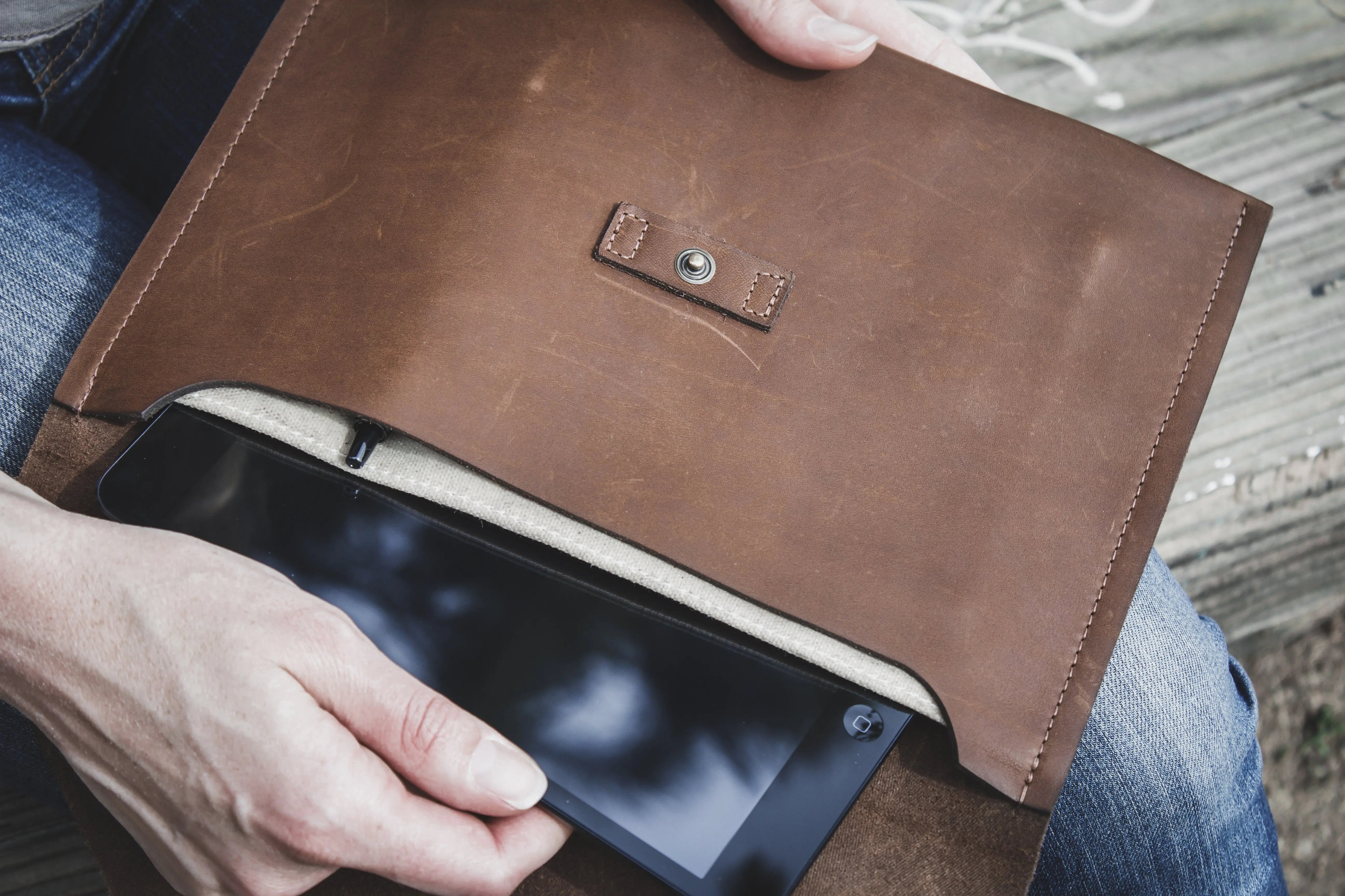 DODOcase in the News | People Magazine - Mothers Day Gift Guide DODOcase, Inc.