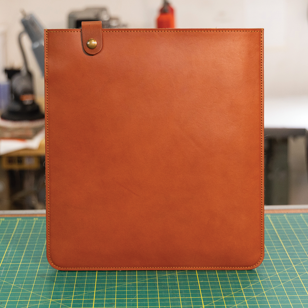 Magic Keyboard iPad Leather Sleeve - Standing