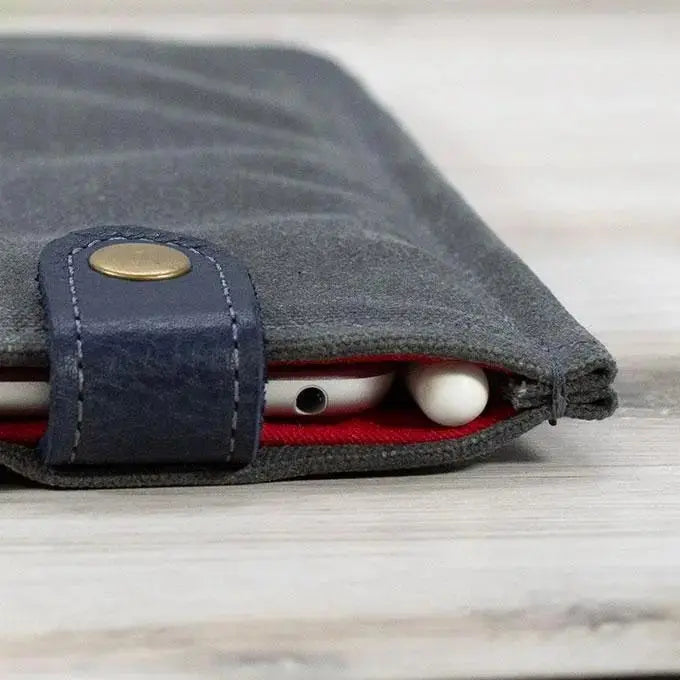 Tablet or iPad padded case with soft interior - fits in kangaroo pocke –  CustomToolBelt.com
